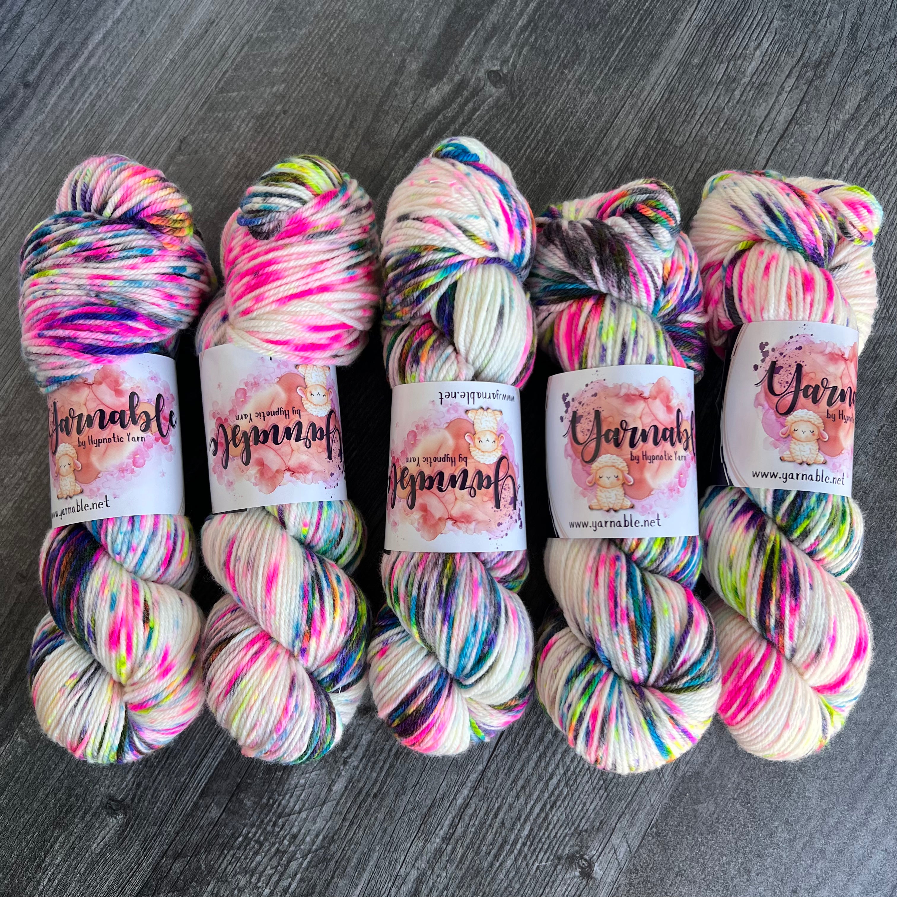 Yarnable YARN ONLY: Neon Graffiti | Plush DK 100 gr