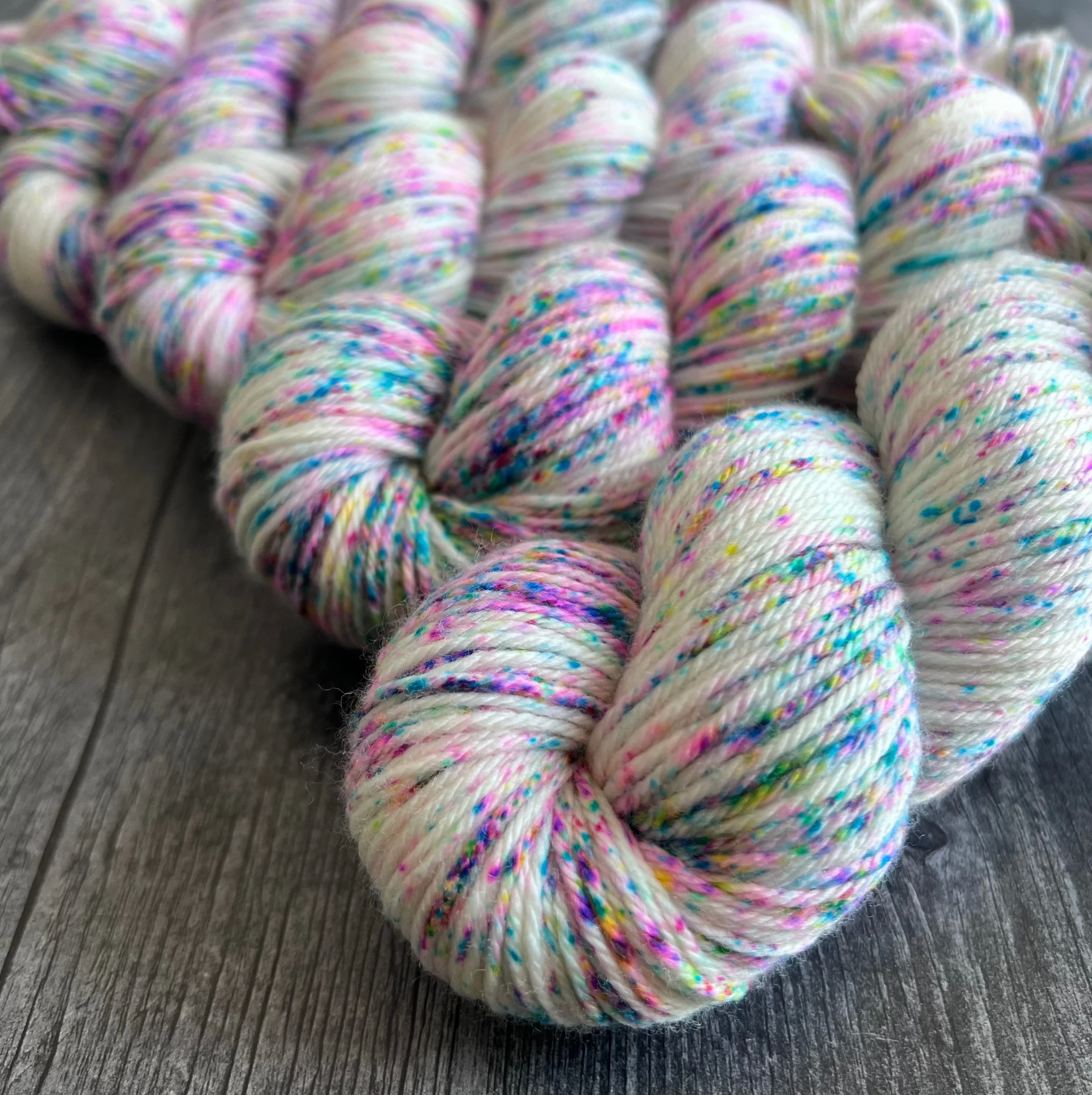 Yarnable YARN ONLY: Cue the Confetti | Plush DK 100 gr