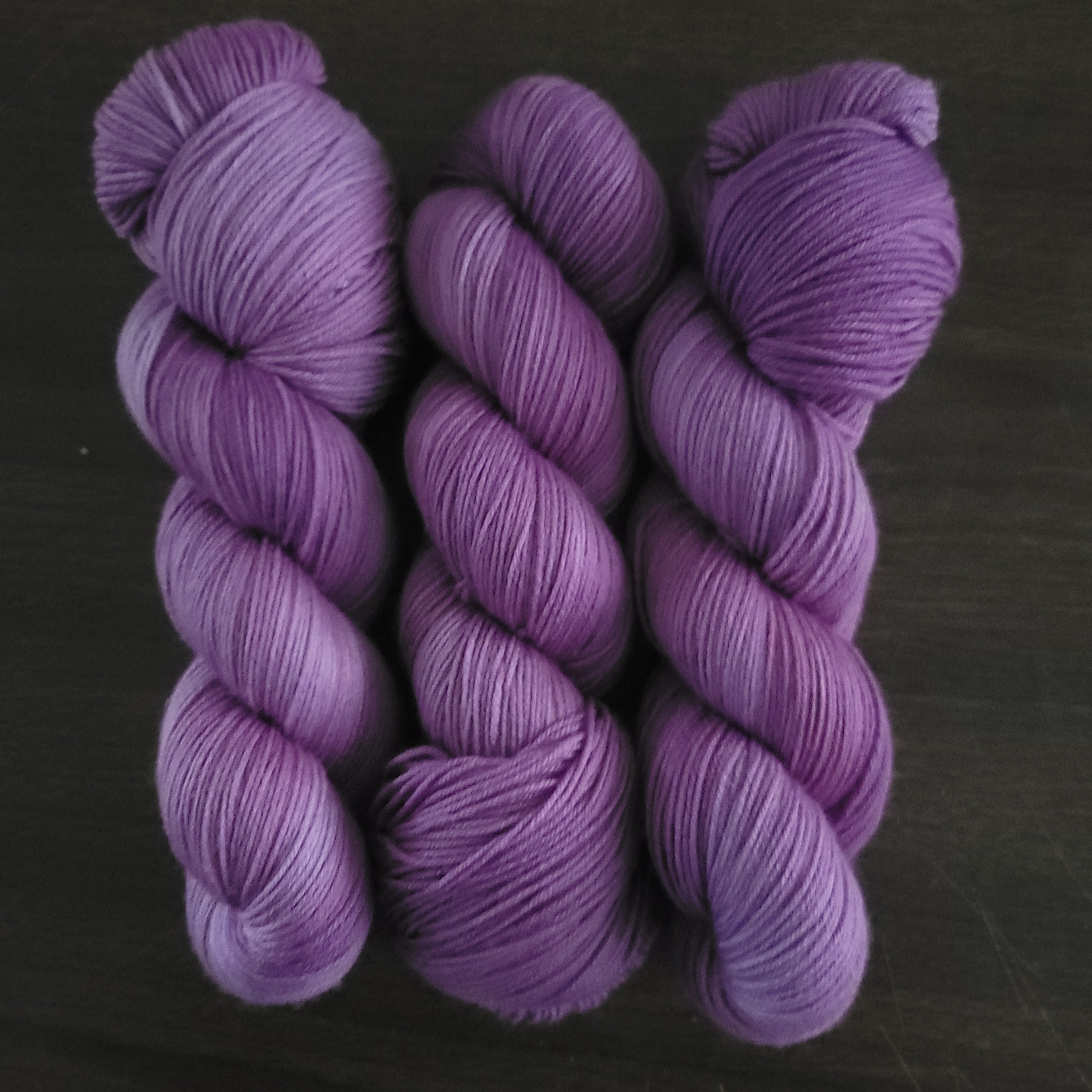 Bloomin' Violets | Plush Sock | 100 grams
